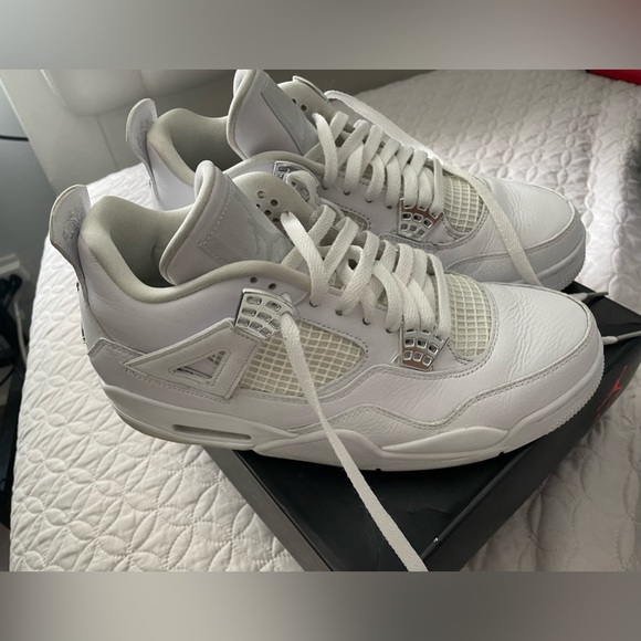 They are really rare to see and they are clean and and they have box with them - Picture 3 of 7